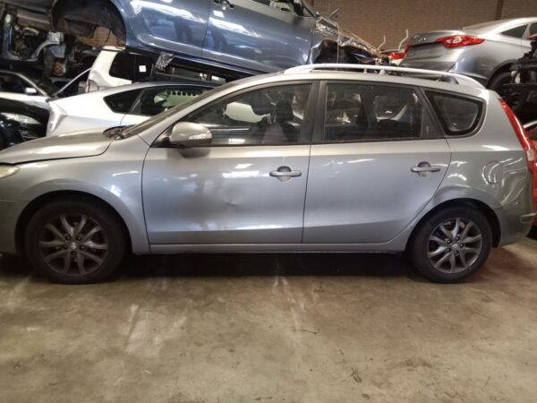 P4869 - Hyundai i30 2010 Grey Wrecking - Image 12