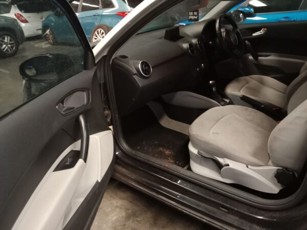 P4871 - Audi A1 2011 Black Wrecking - Image 6