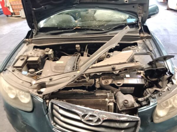 P4872 - Hyundai Santa Fe 2012 Blue Wrecking - Image 2