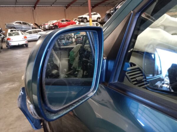 P4872 - Hyundai Santa Fe 2012 Blue Wrecking - Image 5