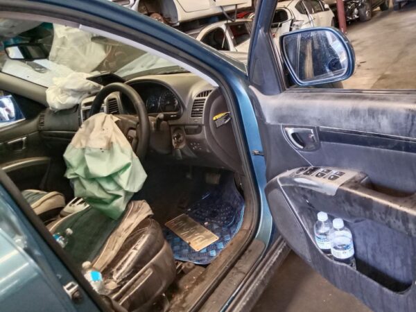 P4872 - Hyundai Santa Fe 2012 Blue Wrecking - Image 9