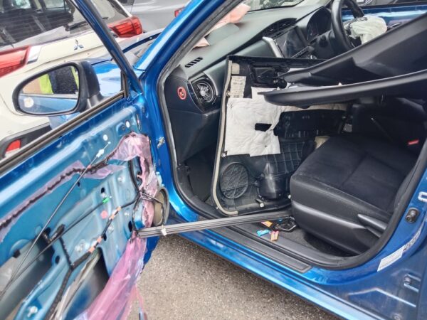 P4873 - Toyota corolla 2019 hybrid Blue Wrecking - Image 7