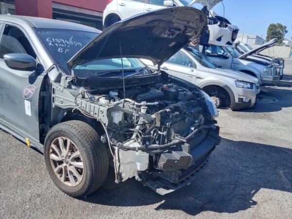 P4874 - Nissan X-Trail 2017 Grey Wrecking - Image 2