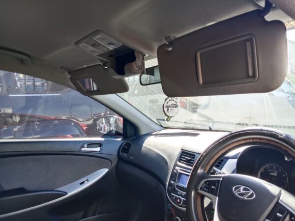 P4875 - Hyundai accent 2013 Red Wrecking - Image 5