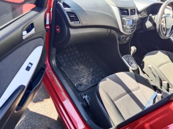 P4875 - Hyundai accent 2013 Red Wrecking - Image 7