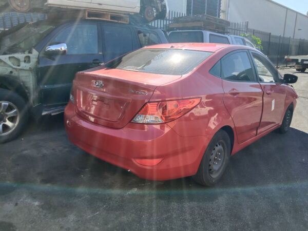 P4875 - Hyundai accent 2013 Red Wrecking - Image 12