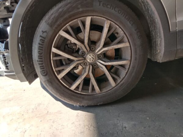 P4877 - Volkswagen Tiguan 2017 Grey Wrecking - Image 11