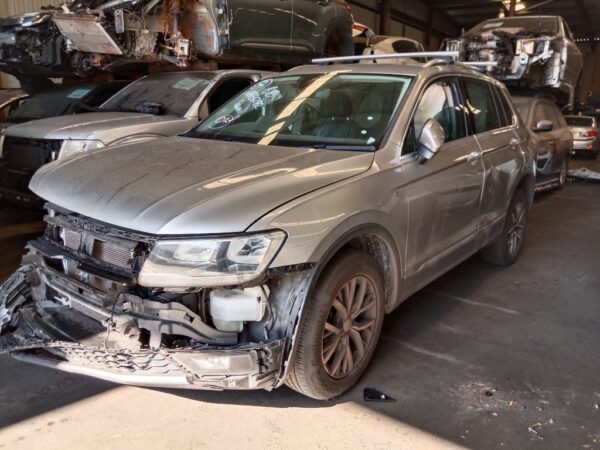 P4877 - Volkswagen Tiguan 2017 Grey Wrecking - Image 16