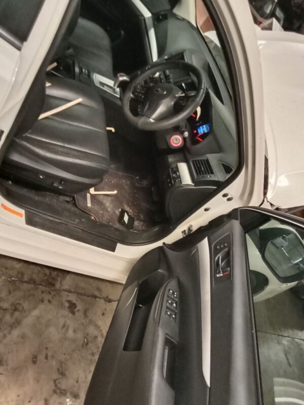 P4878 - Subaru liberty 2013 White Wrecking - Image 6