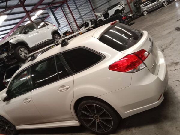 P4878 - Subaru liberty 2013 White Wrecking - Image 13