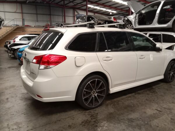 P4878 - Subaru liberty 2013 White Wrecking - Image 15