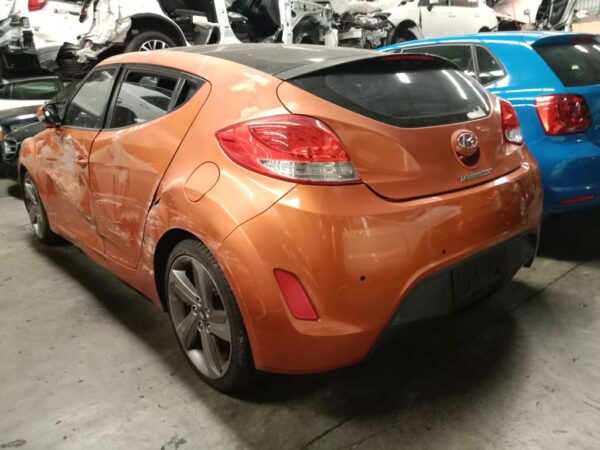 P4879 - Hyundai Veloster 2013 orange Wrecking - Image 10