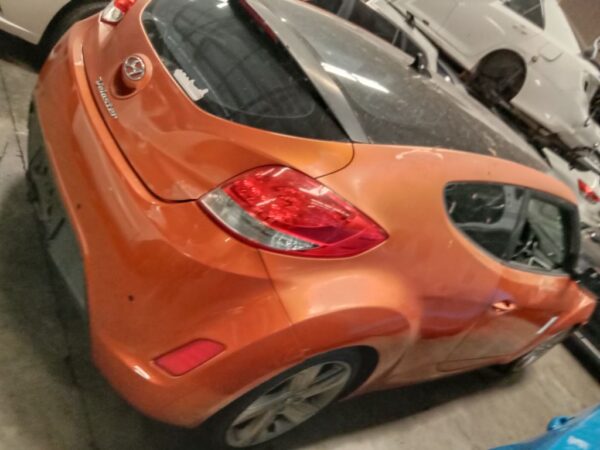 P4879 - Hyundai Veloster 2013 orange Wrecking - Image 13