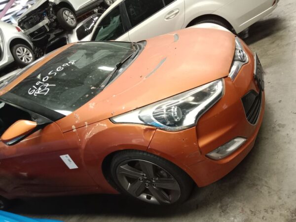 P4879 - Hyundai Veloster 2013 orange Wrecking - Image 16