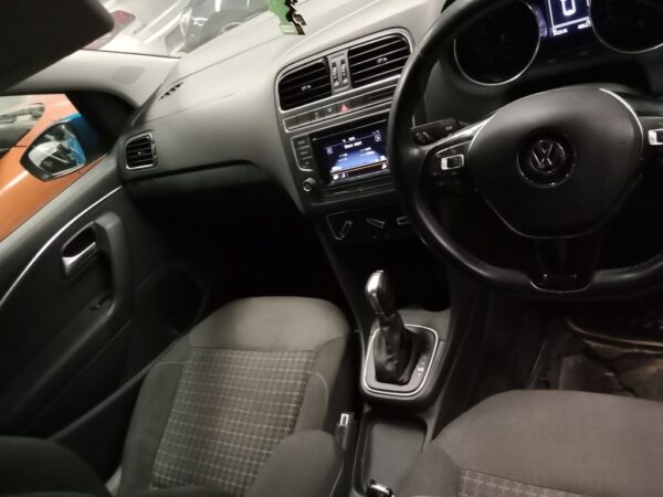 P4880 - Volkswagen polo 2015 Blue Wrecking - Image 4