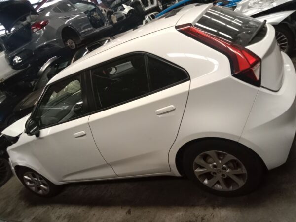 P4882 - MG MG3 2019 White Wrecking - Image 12
