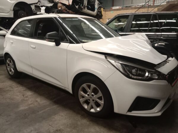 P4882 - MG MG3 2019 White Wrecking - Image 16