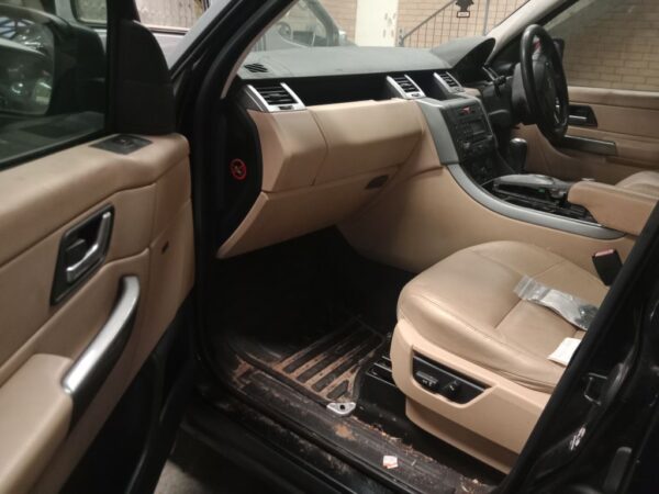 P4883 - Land Rover Range Rover Sport 2006 Black Wrecking - Image 6