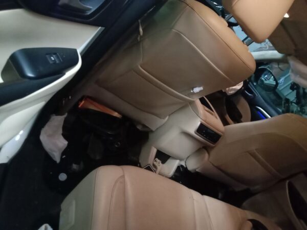 P4885 - Toyota Kluger 2014 White Wrecking - Image 4
