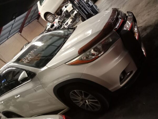 P4885 - Toyota Kluger 2014 White Wrecking - Image 16
