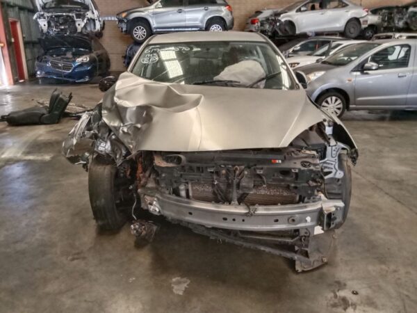 P4887 - Mazda 3 2012 Grey Wrecking