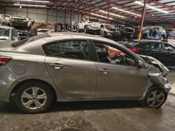 P4887 - Mazda 3 2012 Grey Wrecking - Image 9