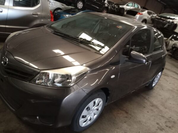 P4888 - Toyota Yaris 2014 Grey Wrecking - Image 10