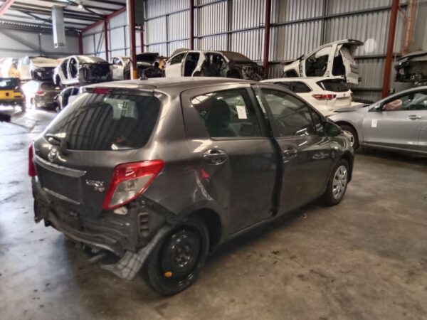 P4888 - Toyota Yaris 2014 Grey Wrecking - Image 16
