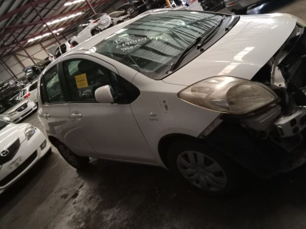 P4890 - Toyota Yaris 2011 White Wrecking - Image 11