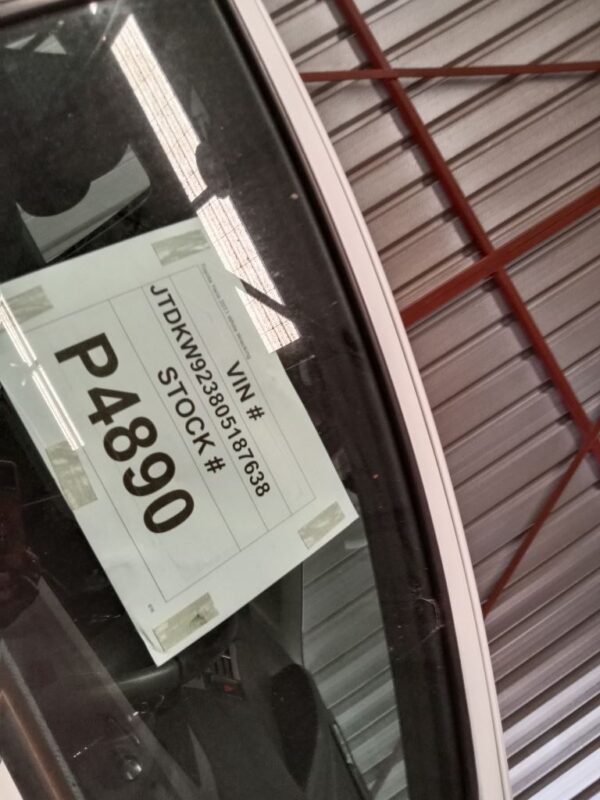 P4890 - Toyota Yaris 2011 White Wrecking - Image 14