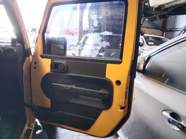 P4892 - Jeep Wrangler 2007 yellow Wrecking - Image 6