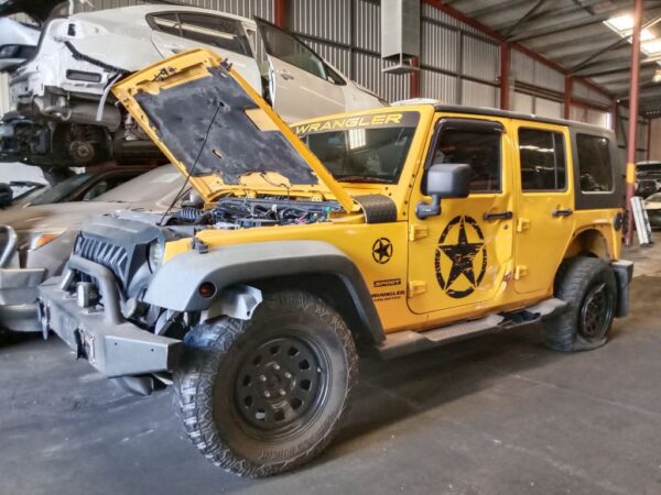 P4892 - Jeep Wrangler 2007 yellow Wrecking - Image 15