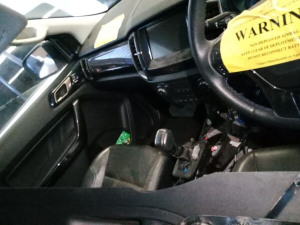P4894 - Ford Everest 2020 White Wrecking - Image 5