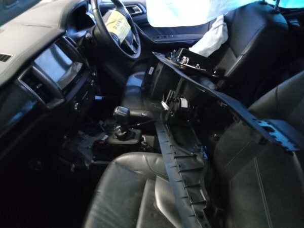P4894 - Ford Everest 2020 White Wrecking - Image 8