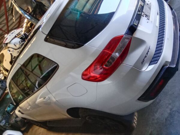 P4894 - Ford Everest 2020 White Wrecking - Image 12