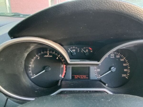 P4895 - Mazda BT-50 2015 White Wrecking - Image 2