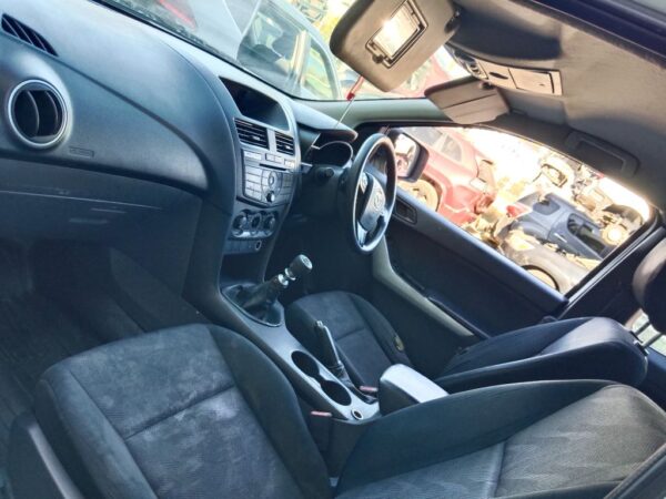 P4895 - Mazda BT-50 2015 White Wrecking - Image 6