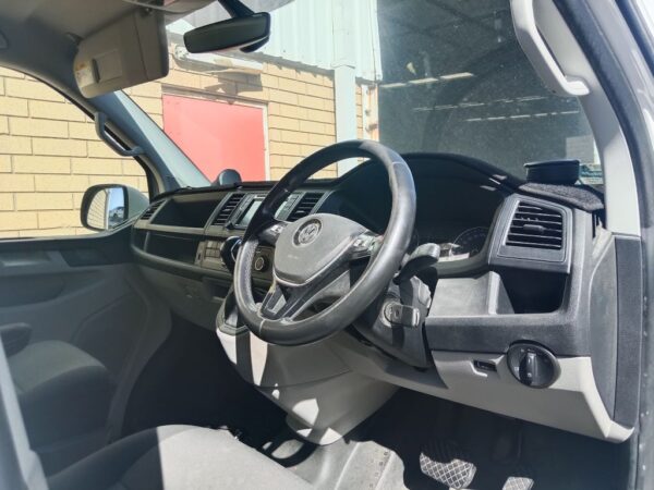 P4896 - Volkswagen transporter 2019 White Wrecking - Image 3