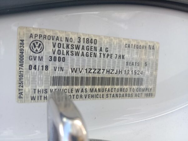 P4896 - Volkswagen transporter 2019 White Wrecking - Image 11