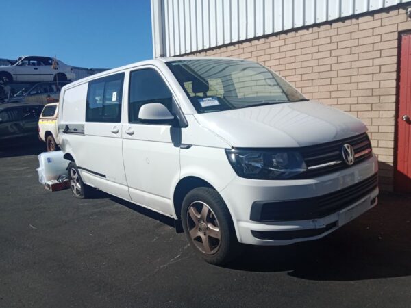 P4896 - Volkswagen transporter 2019 White Wrecking - Image 16