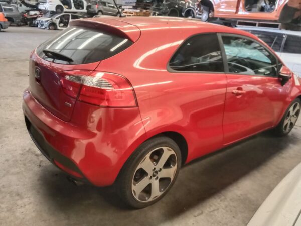 P4897 - Kia Rio 2012 Red Wrecking - Image 10