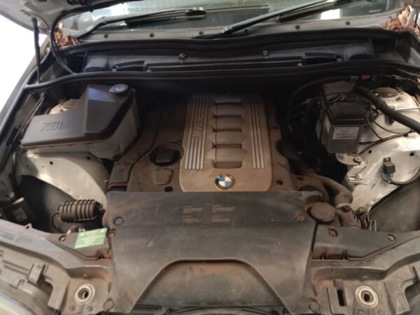 P4898 - BMW E53 X5 2006 White Wrecking - Image 2