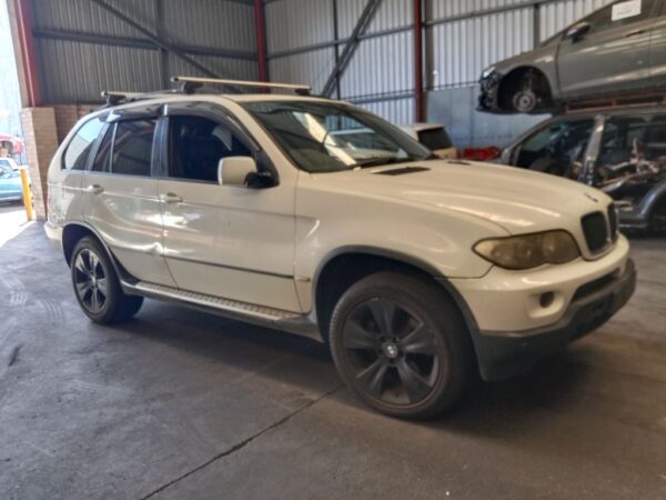P4898 - BMW E53 X5 2006 White Wrecking - Image 10