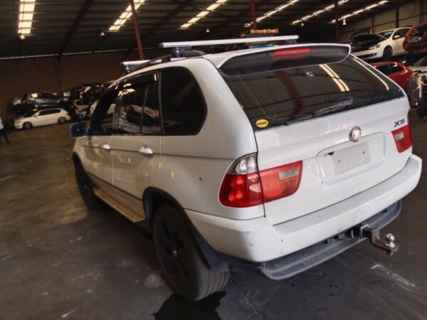 P4898 - BMW E53 X5 2006 White Wrecking - Image 16