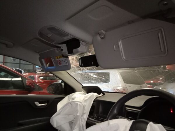 P4899 - Kia Rio 2017 Silver Wrecking - Image 2