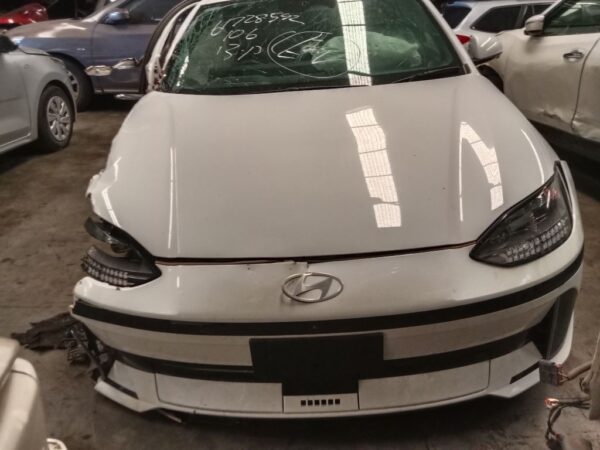 P4900 - Hyundai IONIQ 6 hybrid 2023 White Wrecking