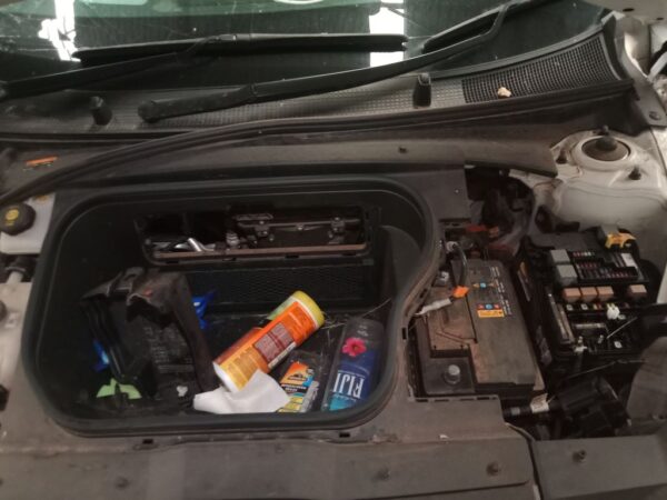 P4900 - Hyundai IONIQ 6 hybrid 2023 White Wrecking - Image 3