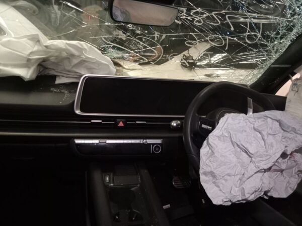P4900 - Hyundai IONIQ 6 hybrid 2023 White Wrecking - Image 5