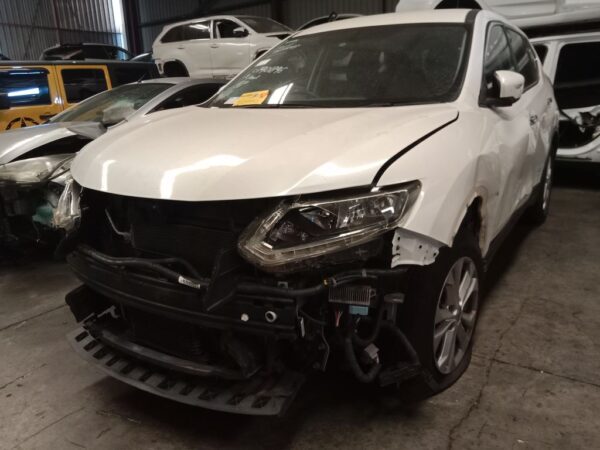 P4901 - Nissan X-Trail 2015 White Wrecking