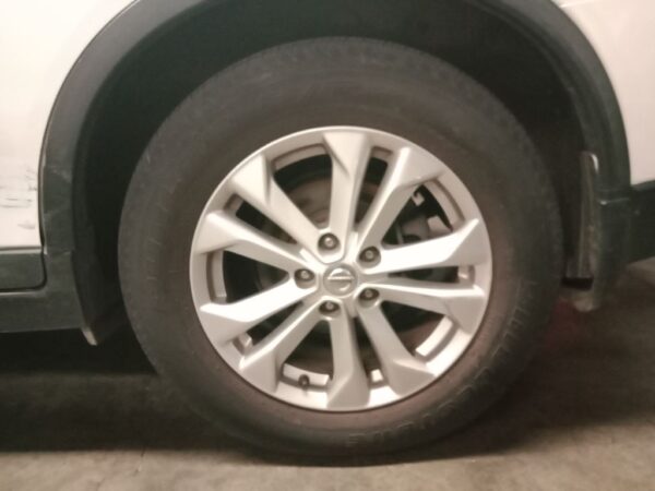 P4901 - Nissan X-Trail 2015 White Wrecking - Image 7